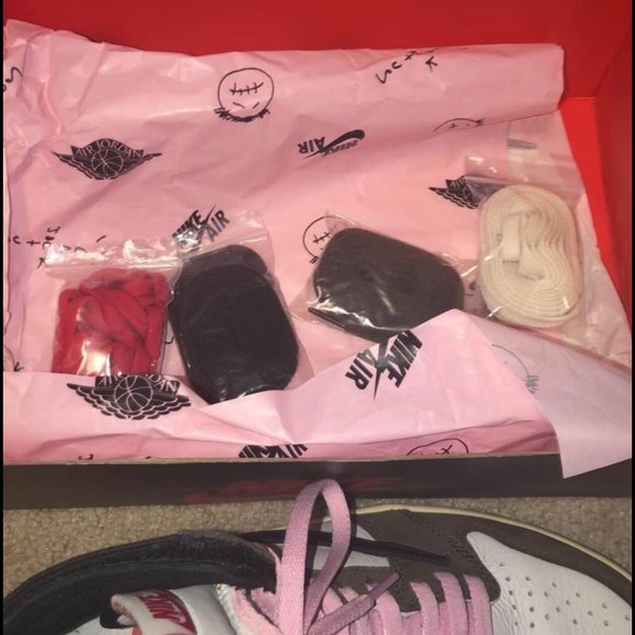 Travis Scott - Picture 5 of 6